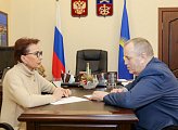 Спикер регионального парламента Сергей Дубовой провел рабочую встречу с депутатом Государственной Думы Татьяной Кусайко