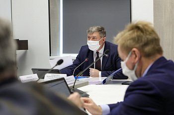 Состоялось заседание комитета областной Думы по законодательству, государственному строительству и местному самоуправлению под председательством Владимира Мищенко