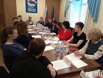 Депутат Г.А. Иванов принял участие в "круглом столе", посвящённом проблемам материнства и детства