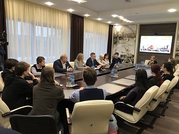 9 февраля по инициативе партии «Единая Россия» для учащихся состоялась экскурсия в АО «Мурманский морской торговый порт».