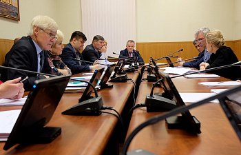 Прошло заседание комитета Думы по труду, вопросам миграции и занятости населения под председательством  Александра Макаревича