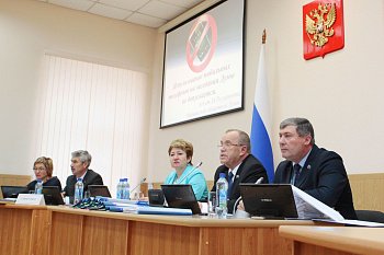 28 сентября началось первое после «парламентских» каникул заседание Мурманской областной Думы