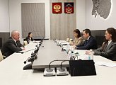 В Думе состоялись рабочие встречи Губернатора области Андрея Чибиса с депутатами фракций регионального парламента