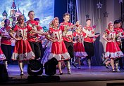  В Кандалакше образцовый самодеятельный коллектив ансамбля танца «Юность» принимает поздравления с золотым юбилеем