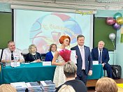 Станислав Гонтарь поздравил выпускников Мурманской академии экономики и управления