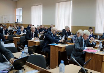 Областная Дума приняла в окончательной редакции законопроекты, сохраняющие право на получение в нашем регионе мер социальной поддержки гражданам старшего возраста