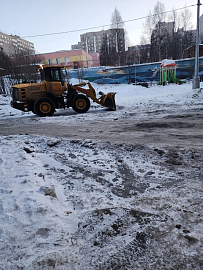 Роман Пономарев: начались работы по уборке территории, которая была затоплена из-за повреждения водопровода  по проезду Связи дома №№14,16,18,20