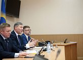 Первый заместитель Председателя Думы Владимир Мищенко наградил победителей и призеров конкурса «Медиа-Арктика»