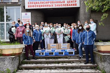 Региональные парламентарии поблагодарили медиков за их труд