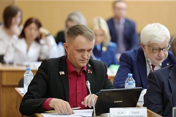 Александр Клементьев 26 мая принял участие в заседании Мурманской областной Думы