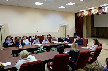 Владимир Мищенко выступил модератором заседания региональной дискуссионной площадки по теме "Антибюрократическая учительская инициатива"