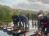 В Видяево почтили память членов экипажа подводной лодки К-131 