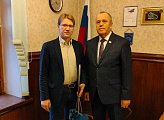 Сергей Дубовой поздравил заполярных дипломатов с профессиональным праздником