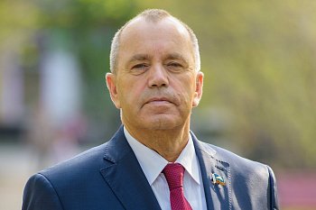 Председатель Мурманской областной Думы Сергей Дубовой поздравил металлургов Заполярья с профессиональным праздником