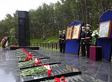 В Мурманской области почтили память экипажа атомного подводного ракетного крейсера "Курск" 