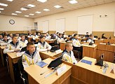 В областной Думе прошел День открытых дверей для учащихся из Североморска и Никеля