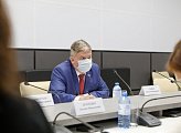 В Думе состоялись рабочие встречи Губернатора области Андрея Чибиса с депутатами фракций регионального парламента