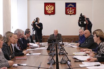 В областной Думе состоялось заседание комитета по природопользованию, экологии, рыбохозяйственному и агропромышленному комплексу под председательством Валерия Пантелеева