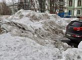 Роман Пономарев направил запросы, связанные с очередным складированием снежных масс во дворах