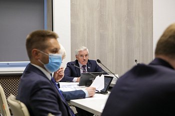 Региональные парламентарии обсудили вопросы безопасности дорожного движения и снижения дорожно-транспортного травматизма на дорогах Мурманской области