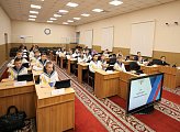 В областной Думе прошел День открытых дверей для учащихся из Североморска и Никеля