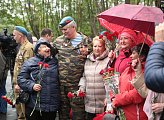 Спикер регионального парламента поздравил воинов-десантников с Днем ВДВ России