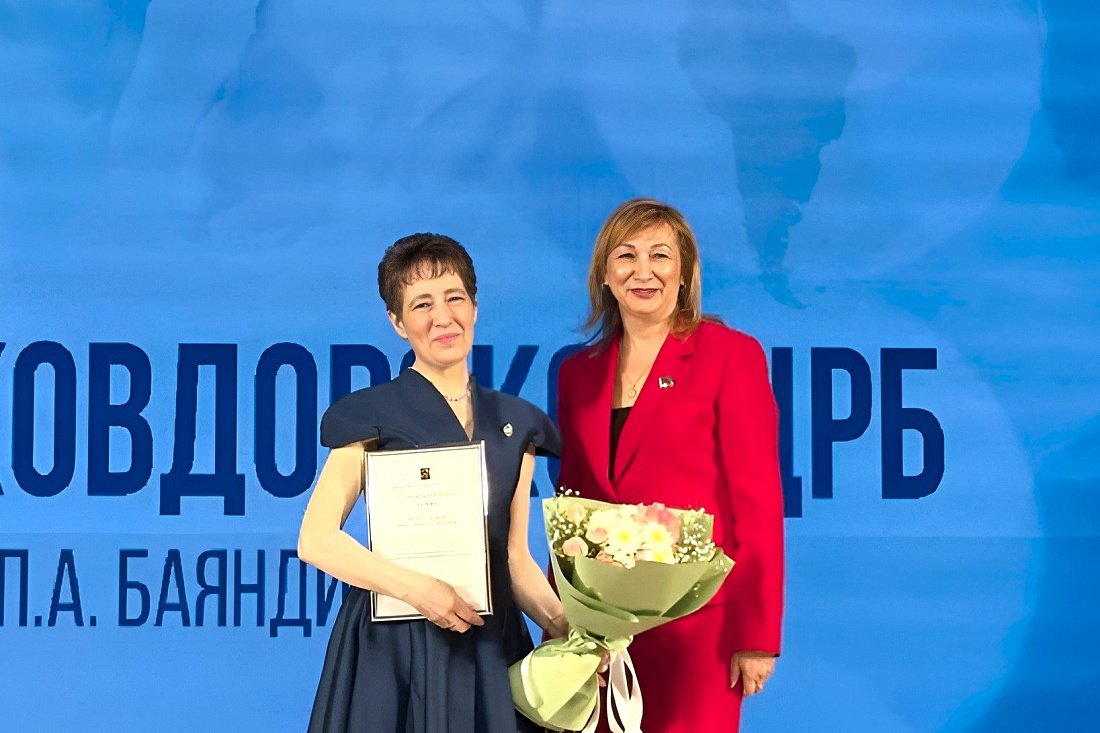 Ирина Просоленко поздравила коллектив Ковдорской ЦРБ с юбилеем