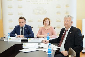 Вице-спикер Мурманской областной Думы Геннадий Степахно принял участие в заседании постоянного комитета ПАСЗР по аграрной политике и рыбохозяйственному комплексу