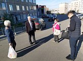 Работа в избирательном округе. В соответствии с рейтинговым голосованием был определен 31 адрес, где за счет средств областного и городского бюджетов установят современные детские площадки