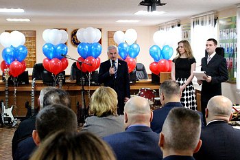 Михаил Ильиных вручил отличившимся сотрудникам УФСИН по Мурманской области награды областной Думы