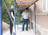Сергей Дубовой проинспектировал ход ремонтных работ в образовательных организациях