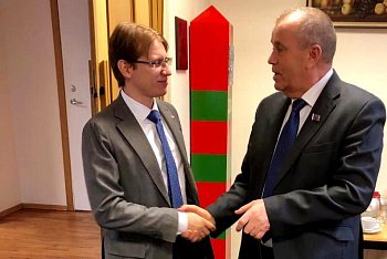  В  рамках проведения конференции состоялась встреча Председателя Думы Сергей Дубового с Генеральным консулом Российской Федерации в городе Киркенесе Николаем Коныгиным