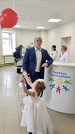 Роман Пономарев принял участие в открытии детской поликлиники в Североморске.