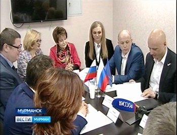 Роман Пономарев совместно с другими лидерами ОНФ принял участие во встрече с врио губернатора Мурманской области Андреем Чибисом