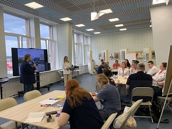 Региональные парламентарии приняли участие во встречах с жителями Мурманска по вопросу благоустройства площади Пять углов