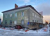 Роман Пономарев совместно с активистами ОНФ обратил внимание прокуратуры на нарушение сроков капремонта нескольких домов в Мурманске 