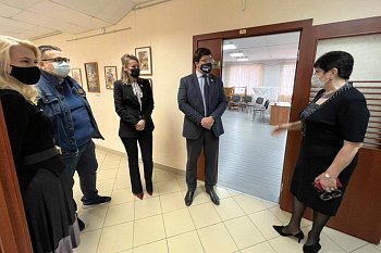 Депутаты регионального парламента посетили Дом ремесел  Мурманского областного художественного музея