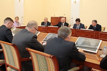 3 октября глава регионального парламента Сергей Дубовой и Первый вице-спикер Думы Владимир Мищенко приняли участие в заседании Ассоциации "Совет муниципальных образований Мурманской области"