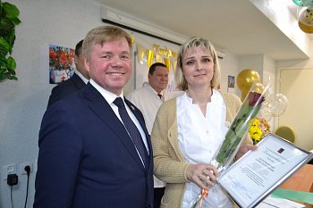 Юрий Шадрин поздравил сотрудников  ГОБУЗ "ЦРБ ЗАТО г. Североморск" с Днем медицинского работника