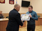 В областной Думе чествовали участников проекта "Маскировка Мурманск для СВОих"