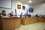 Владимир Мищенко принял участие в заседании областной Думы