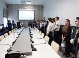 Юным мурманчанам торжественно вручили паспорта в областной Думе