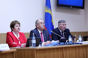 Владимир Мищенко принял участие в 39-ом заседании областной Думы