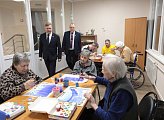 Региональные парламентарии посетили Мурманский дом-интернат для престарелых и инвалидов