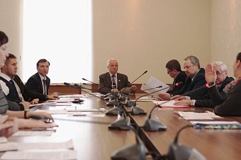 Состоялось заседание комитета областной Думы по природопользованию, экологии, рыбохозяйственному и агропромышленному комплексу под председательством Валерия Пантелеева 