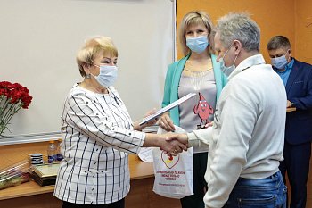 На областной станции переливания крови чествовали лучших доноров Мурманской области 