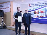 Сергей Дубовой поздравил работников судоремонтного завода "Нерпа" с профессиональным праздником