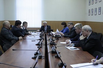 Состоялось заседание комитета Думы по вопросам безопасности, ВПК, делам военнослужащих и ЗАТО под председательством Михаила Ильиных