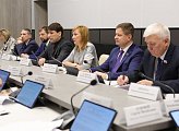   Парламентарии обсудили примерную программу законопроектной деятельности Мурманской областной Думы на 2026 год 