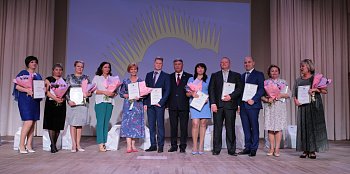 Первый заместитель Председателя областной Думы Владимир Мищенко поздравил тружеников Кольской ГМК с Днем металлурга